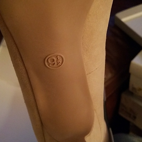 Taupe shoes sz 9.5 - Picture 5 of 6